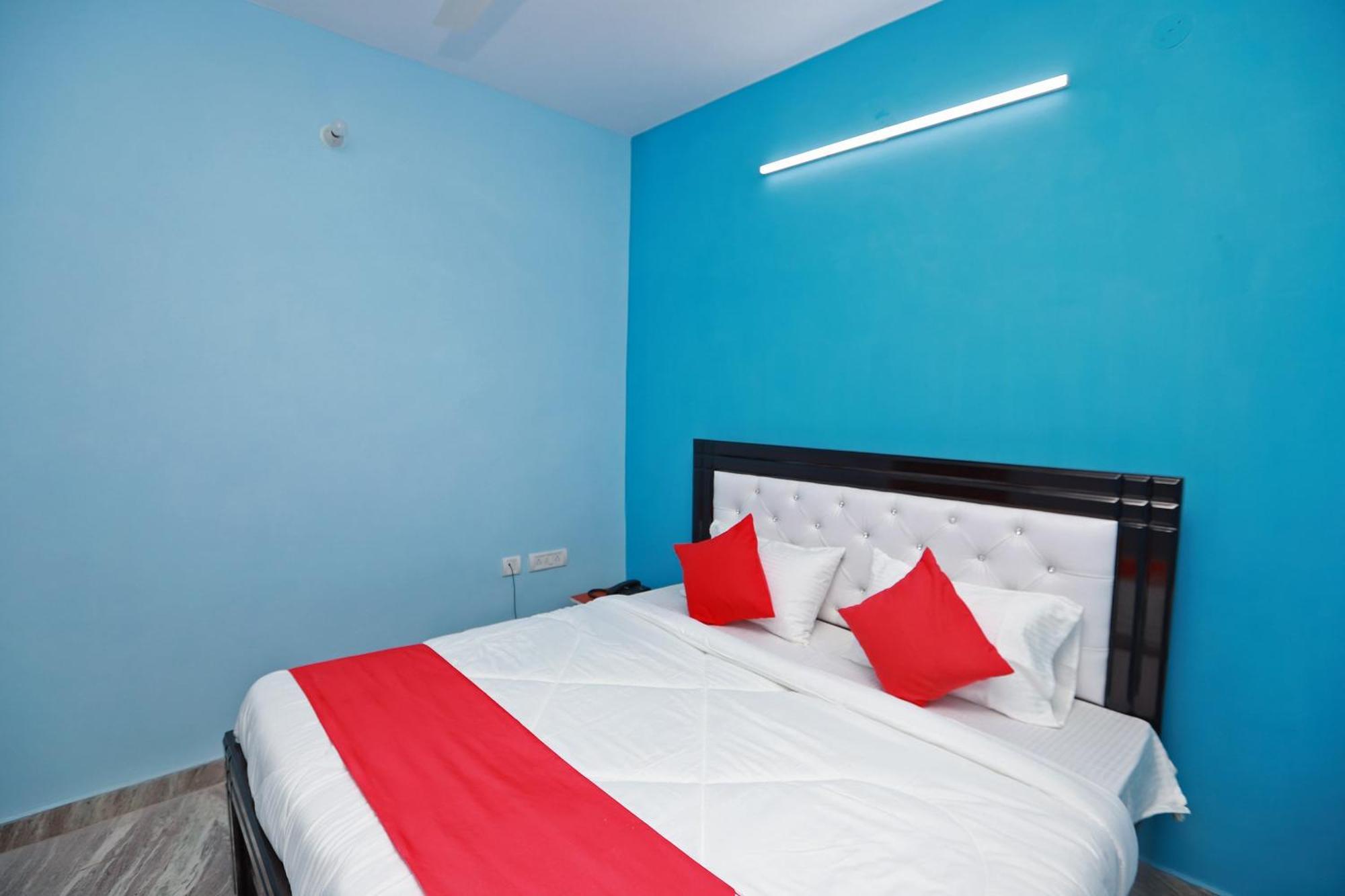 Hotel O Silverline Residency ファリーダーバード エクステリア 写真