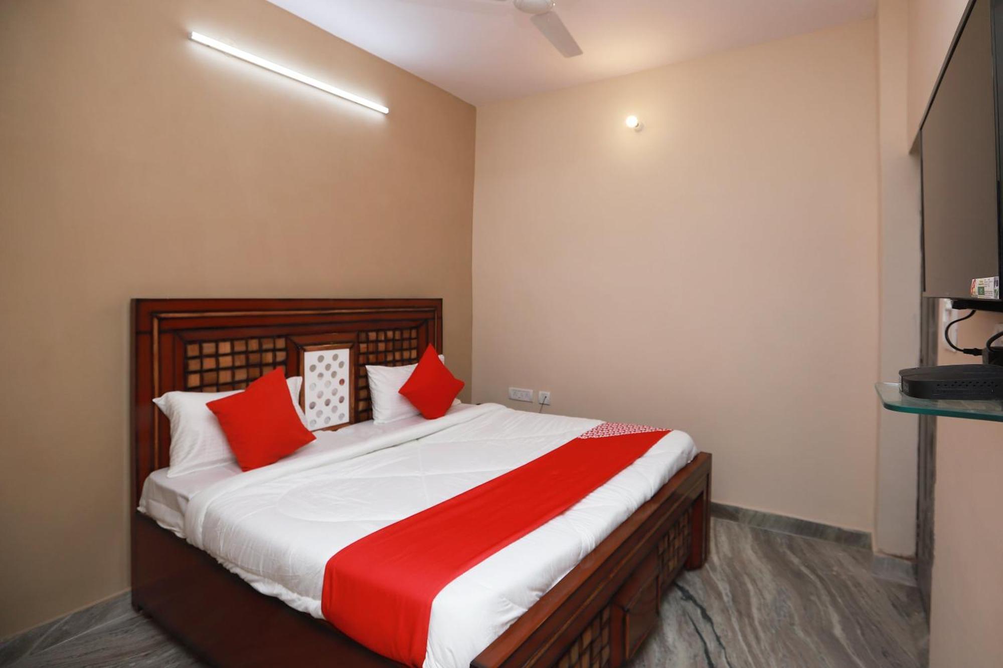 Hotel O Silverline Residency ファリーダーバード エクステリア 写真