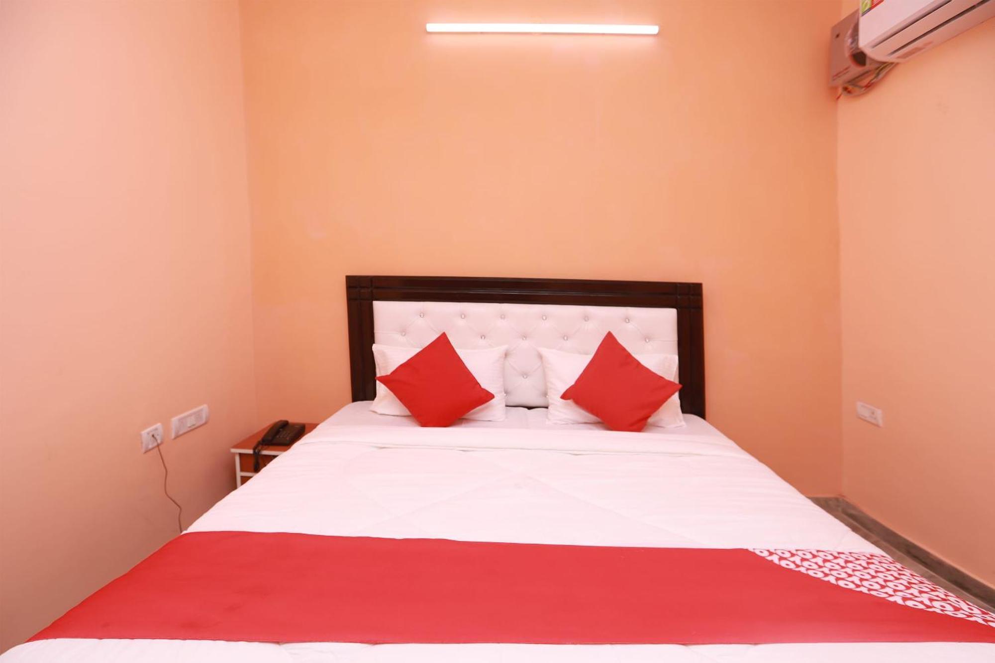 Hotel O Silverline Residency ファリーダーバード エクステリア 写真