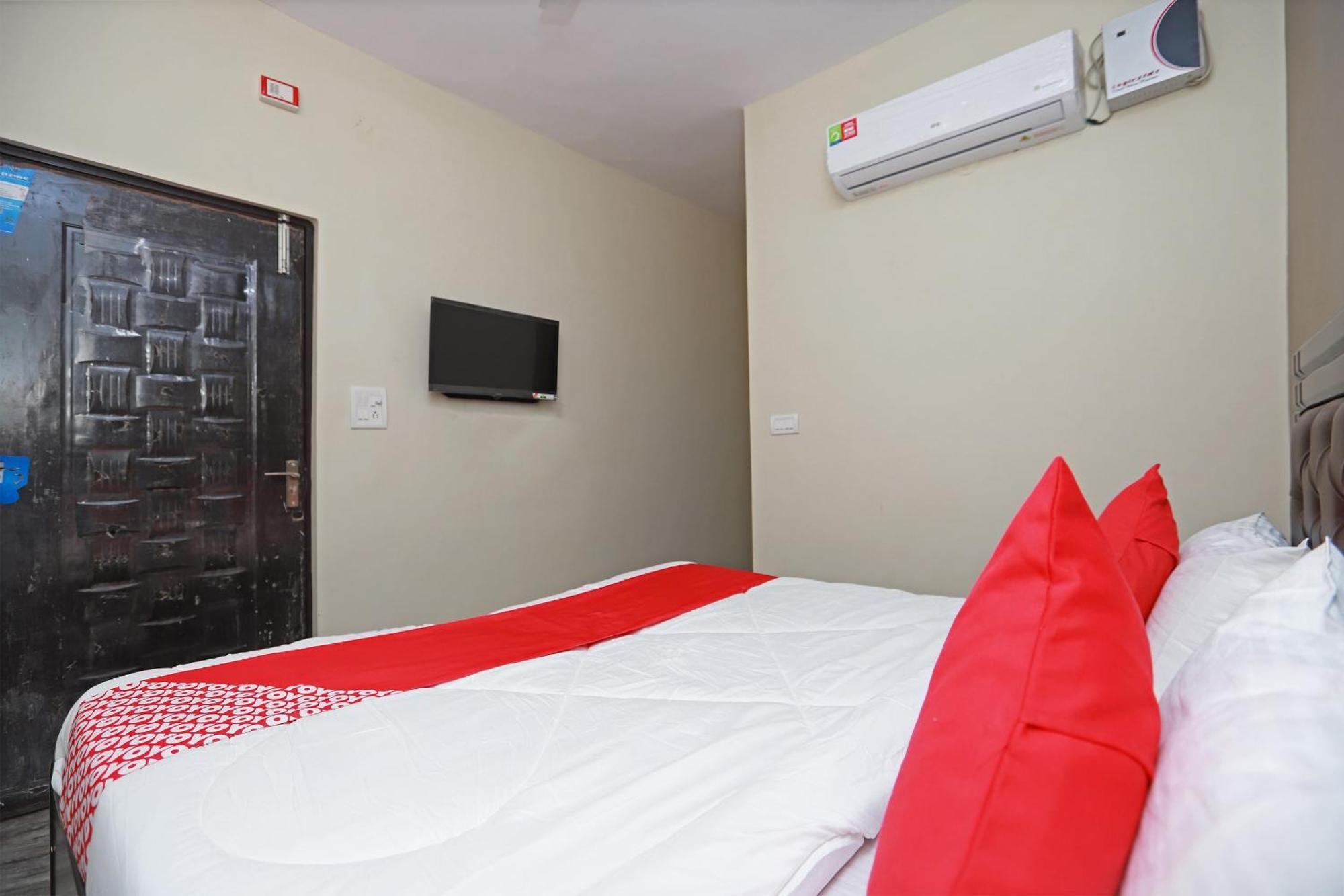 Hotel O Silverline Residency ファリーダーバード エクステリア 写真