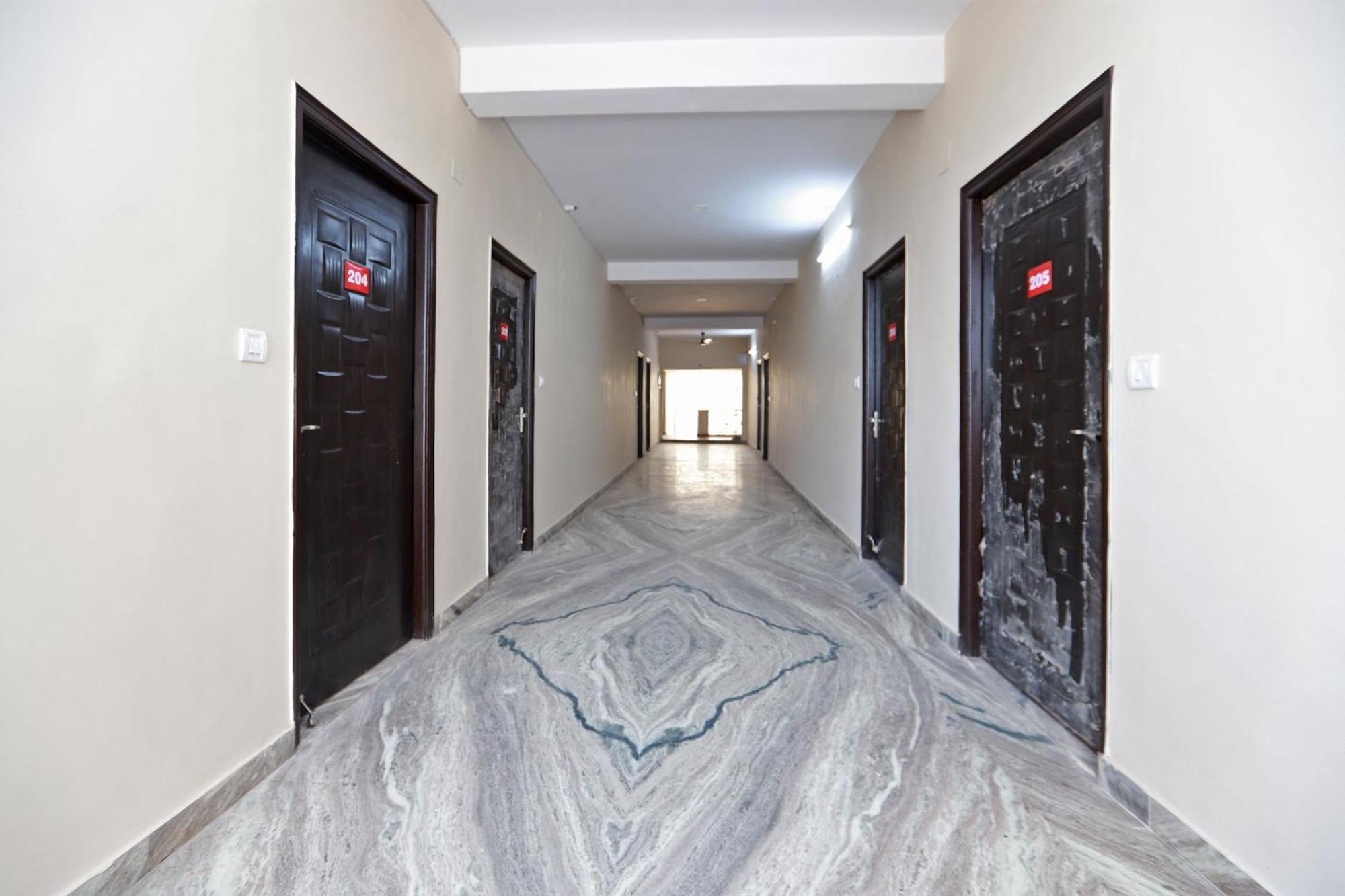 Hotel O Silverline Residency ファリーダーバード エクステリア 写真